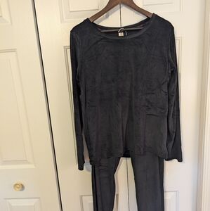 Jessica Simpson large black lounge wear set